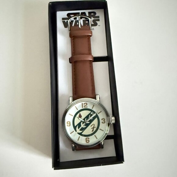 NWT - Star Wars Boba Fett Insignia Men's Sliver Vintage Alloy Watch - Picture 4 of 15